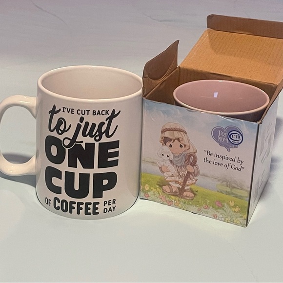 Mug Cups Bundle Xtra Large 30oz Coffee Cup and NEW IN BOX PRECIOUS MOMENTS Cup - Picture 3 of 3